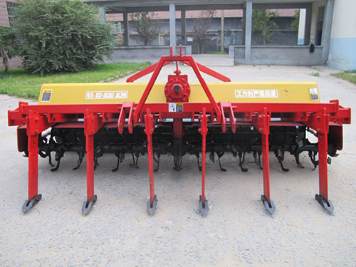1SZL-310振動深松聯(lián)合整地作業(yè)機.jpg